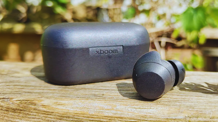 Affordable Wireless Earbuds Are Tempting