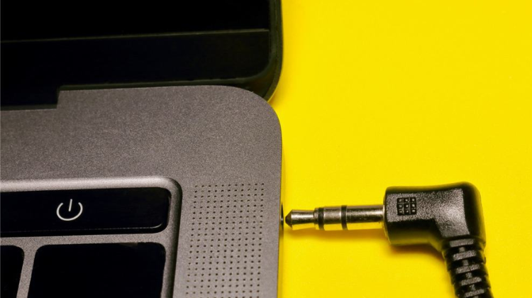 How To Connect Wired Headphones To Pc Windows