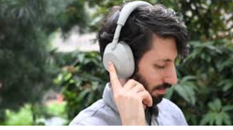 How can one Wear Headphones Without Experiencing Pain in the Ears and head