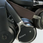 Wireless Earbuds vs Wired Earphones in Pakistan