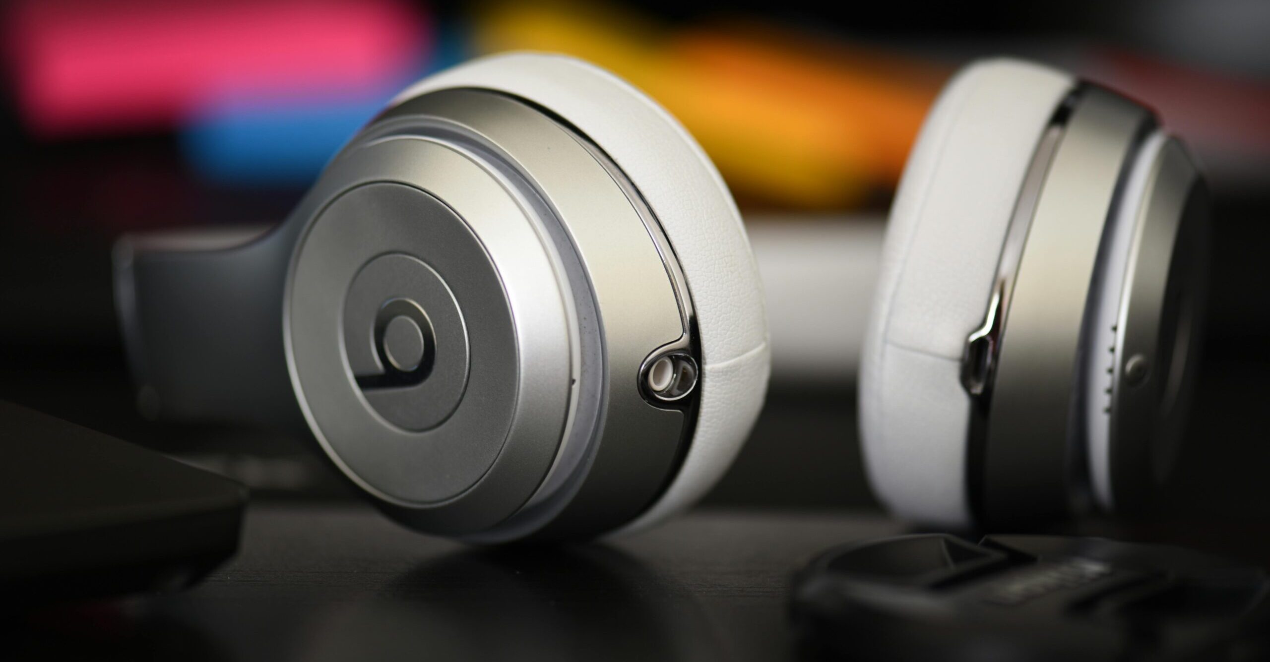 What are Deep Bass Headphones